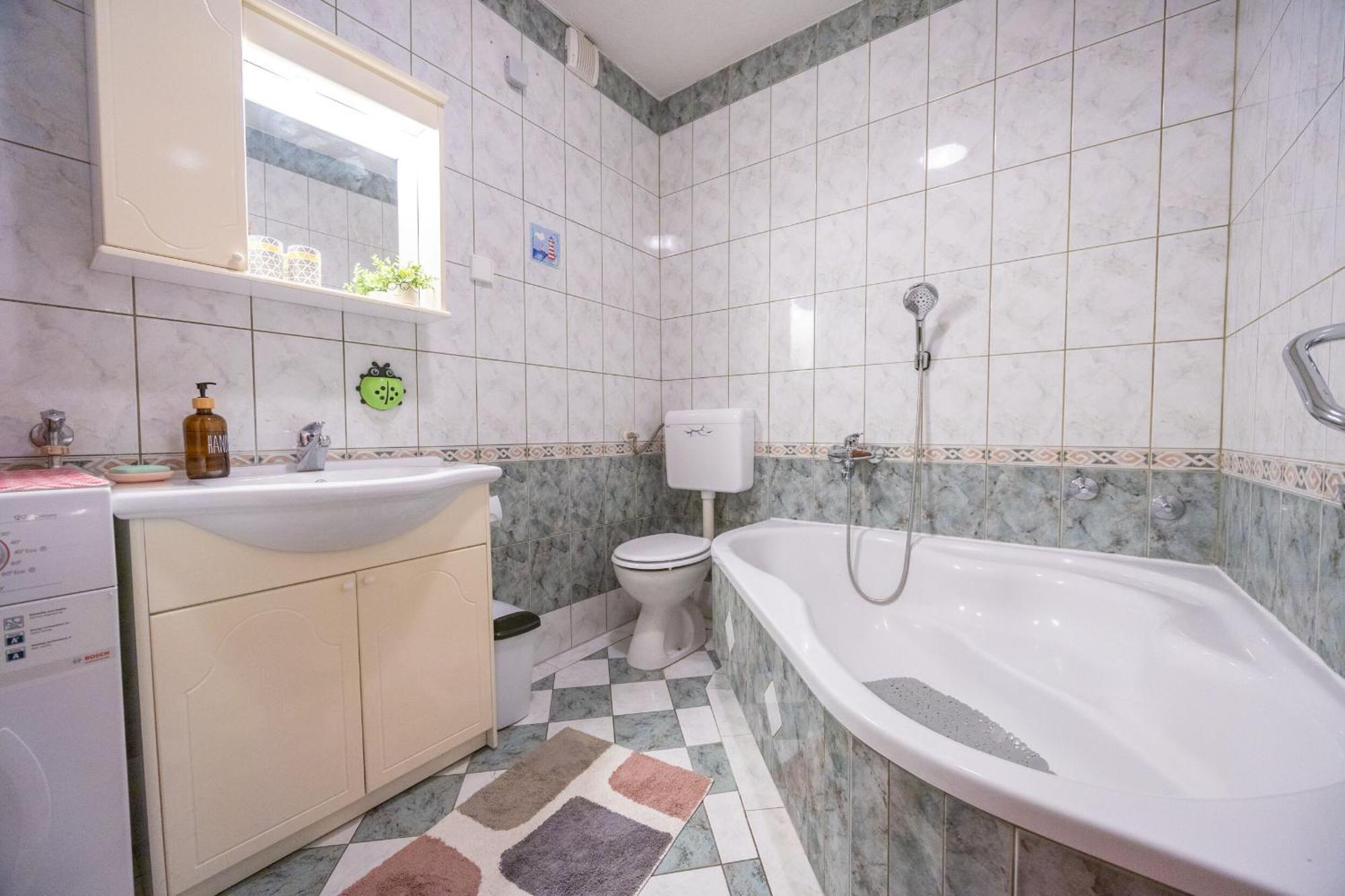 Apartments Tanja Baška Voda Eksteriør billede