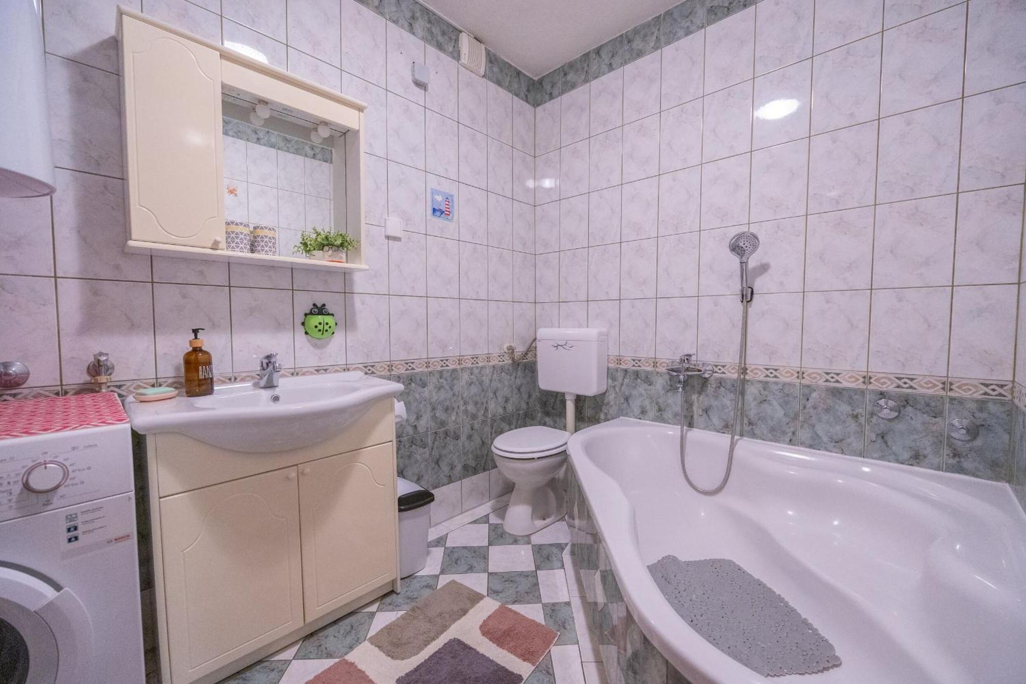 Apartments Tanja Baška Voda Eksteriør billede