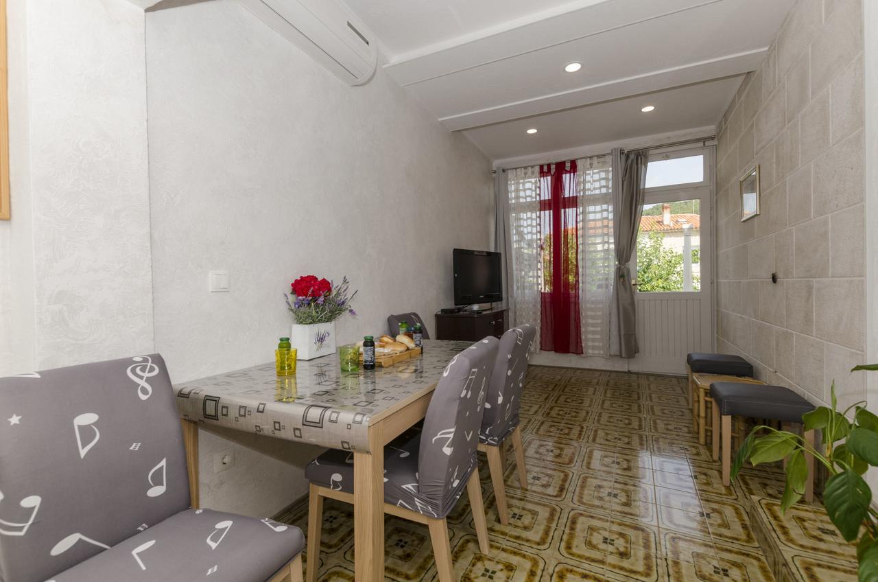 Apartments Tanja Baška Voda Eksteriør billede